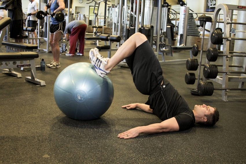 Ball Leg Curl, end position