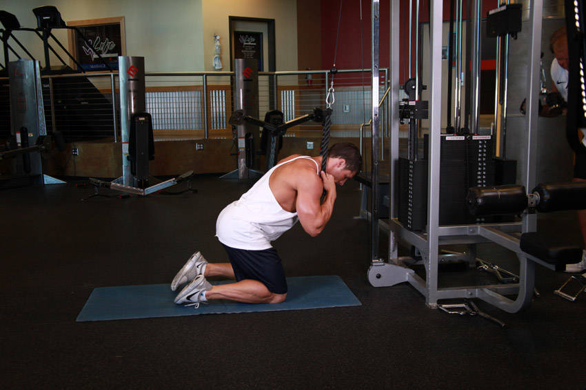 Cable Crunch, start position