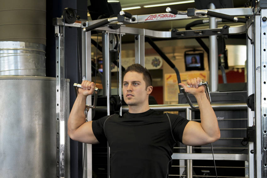 Cable Shoulder Press, start position