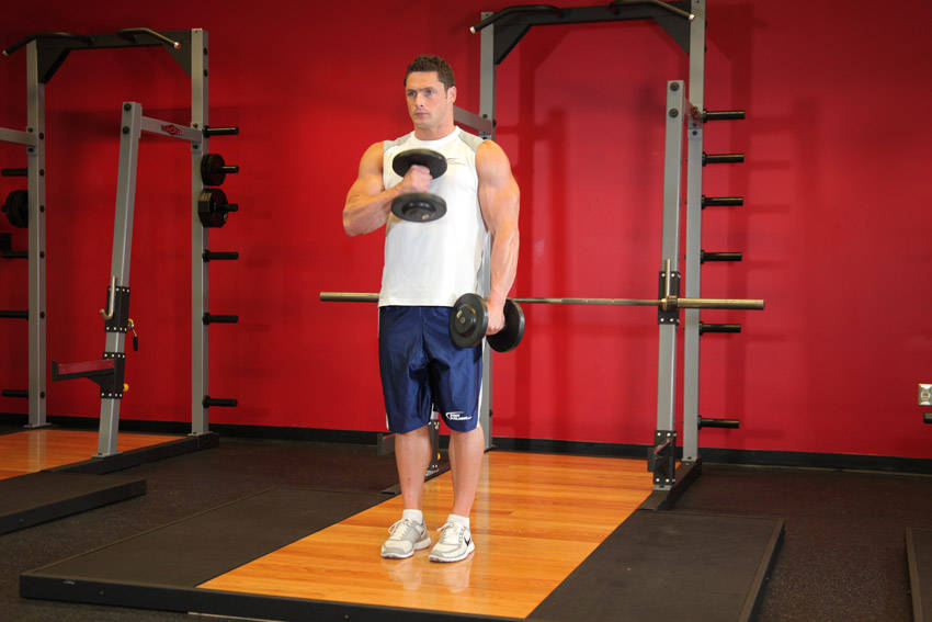 Cross Body Hammer Curl, start position