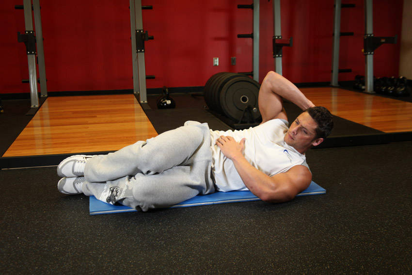 Oblique Crunches - On The Floor, start position