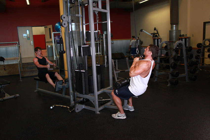 V-Bar Pulldown, start position